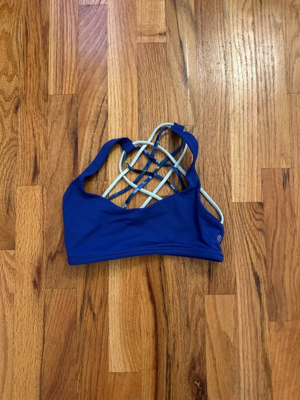 Lululemon Size 4 Blue Strappy Sports Bra Multi Color Criss Cross Back Yoga